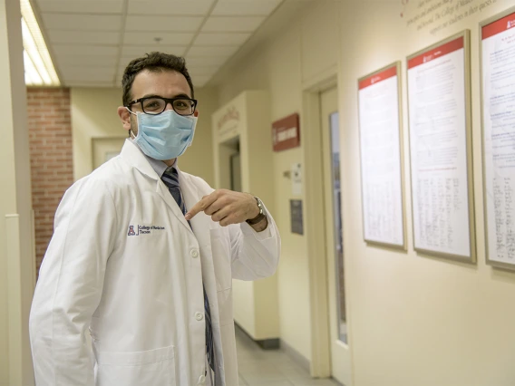 First-year medical student Faysal Stipho dons his white coat to become part of the College of Medicine – Tucson Class of 2024.