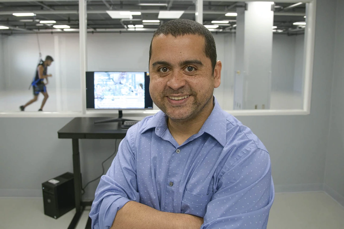 Dr. Gustavo De Oliveira Almeida’s fascination with applying data science to real life led him to his dream job as coordinator of the University of Arizona Health Sciences Sensor Lab. 