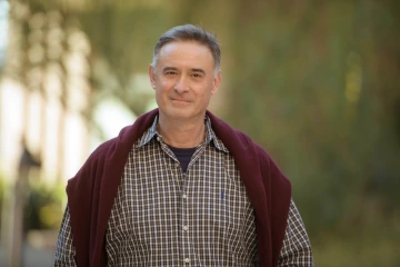 portrait of Dr. Janko Nikolich on the University of Arizona Health Sciences campus